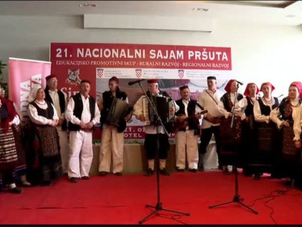 FOLKLORNI ANSAMBL “DR. ANTE STARČEVIĆ” SUDJELOVAO NA 21. SAJMU PRŠUTA U SINJU