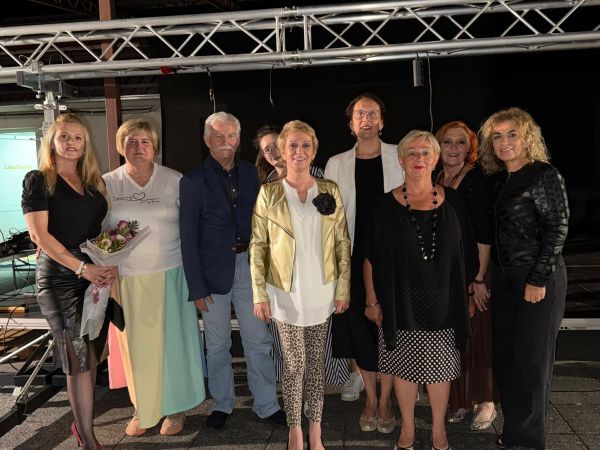 Amatersko kazalište Gospić izvelo je predstavu “Najstariji zanat” na drugoj večeri GUG-a u Atriju KIC-a Gospić.