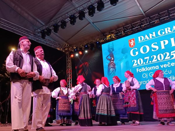 S PODOŠTRE PA NA MANDALINU