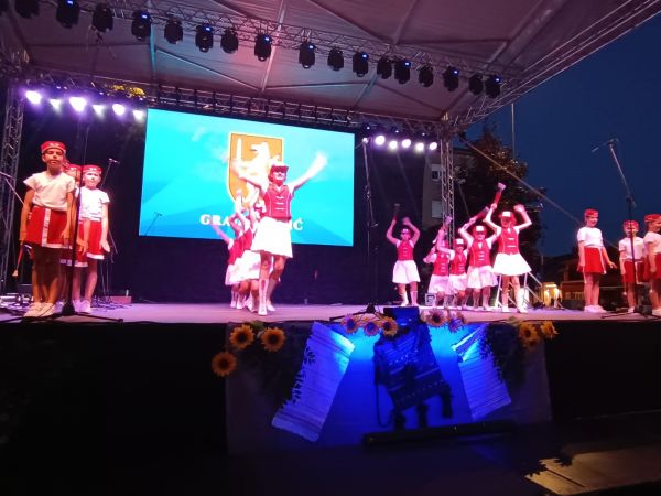 MAŽORETKINJE GRADA GOSPIĆA OTVORILE TRODNEVNI PROGRAM PROSLAVE DANA GRADA